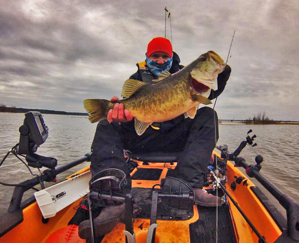 Kayak Fishing: 10 pound Largemouth Bass in Texas